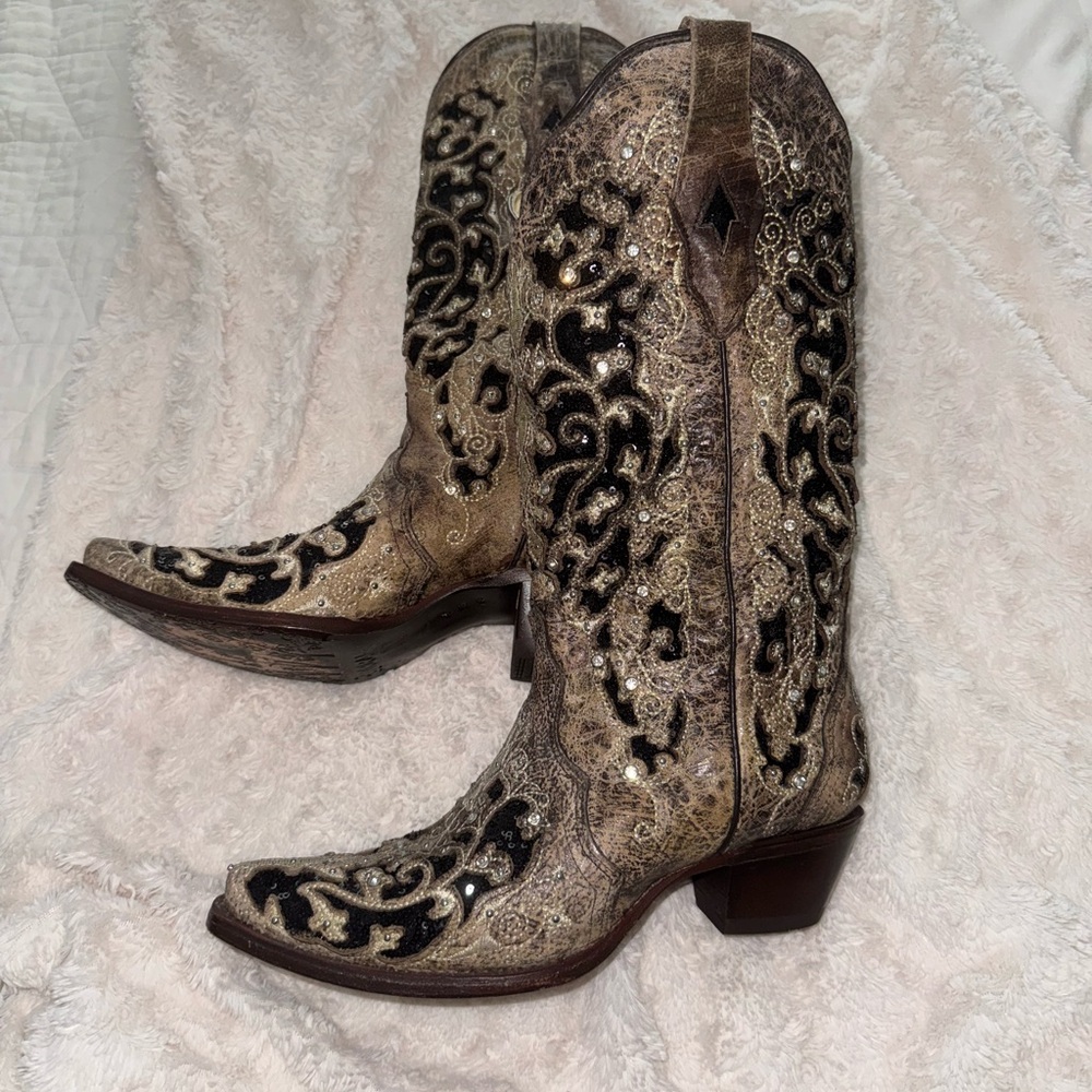 Corral Embroidered Western Cowboy Boots